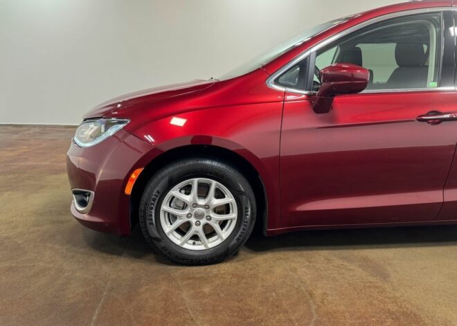 2020 Chrysler Pacifica Touring