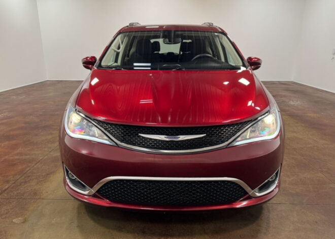 2020 Chrysler Pacifica Touring