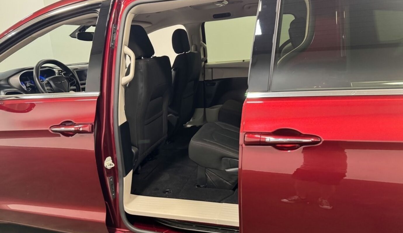 2020 Chrysler Pacifica Touring