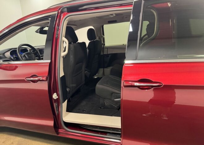 2020 Chrysler Pacifica Touring