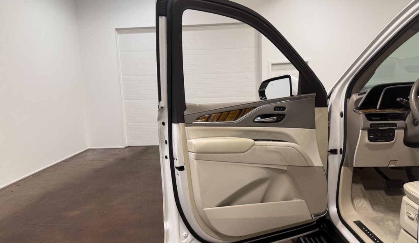 2021 Cadillac Escalade ESV Sport Platinum