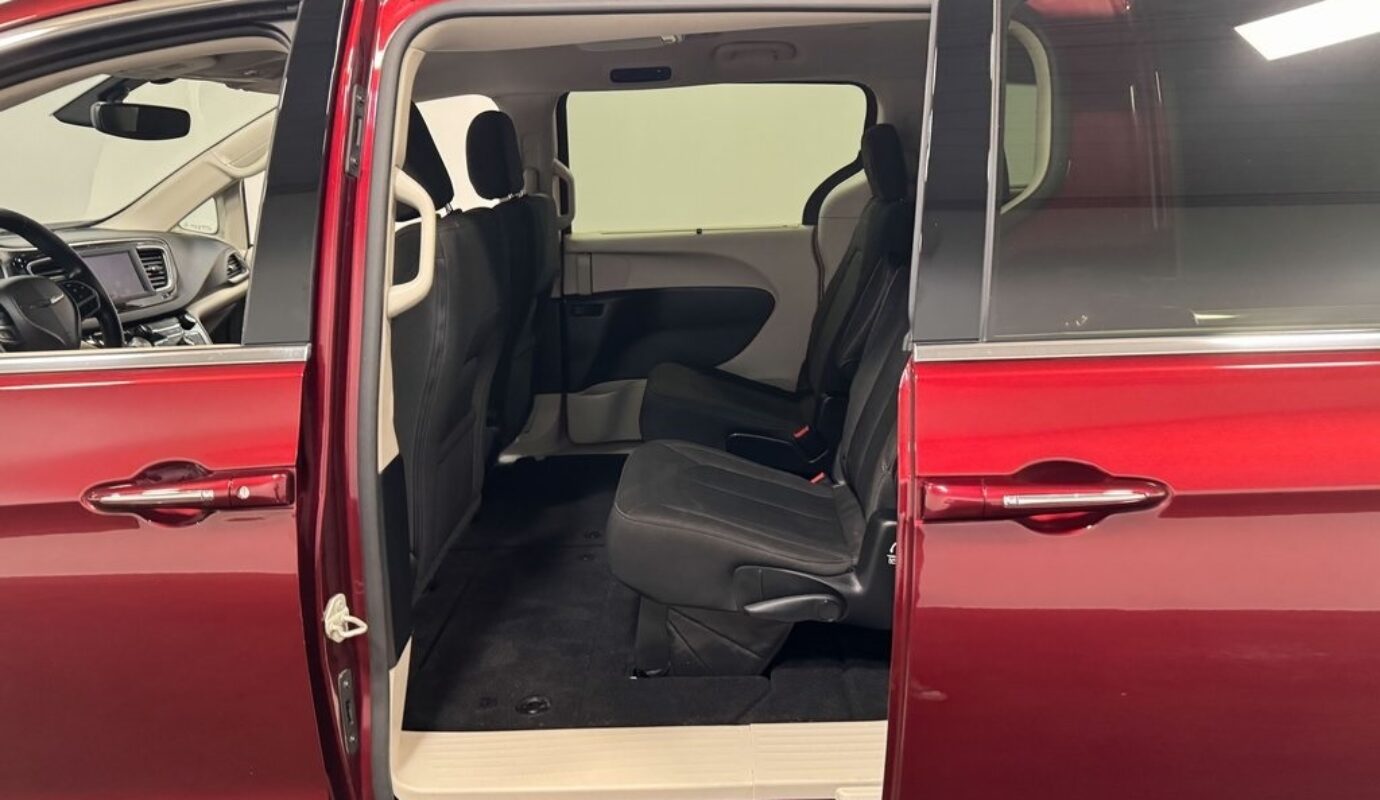 2020 Chrysler Pacifica Touring