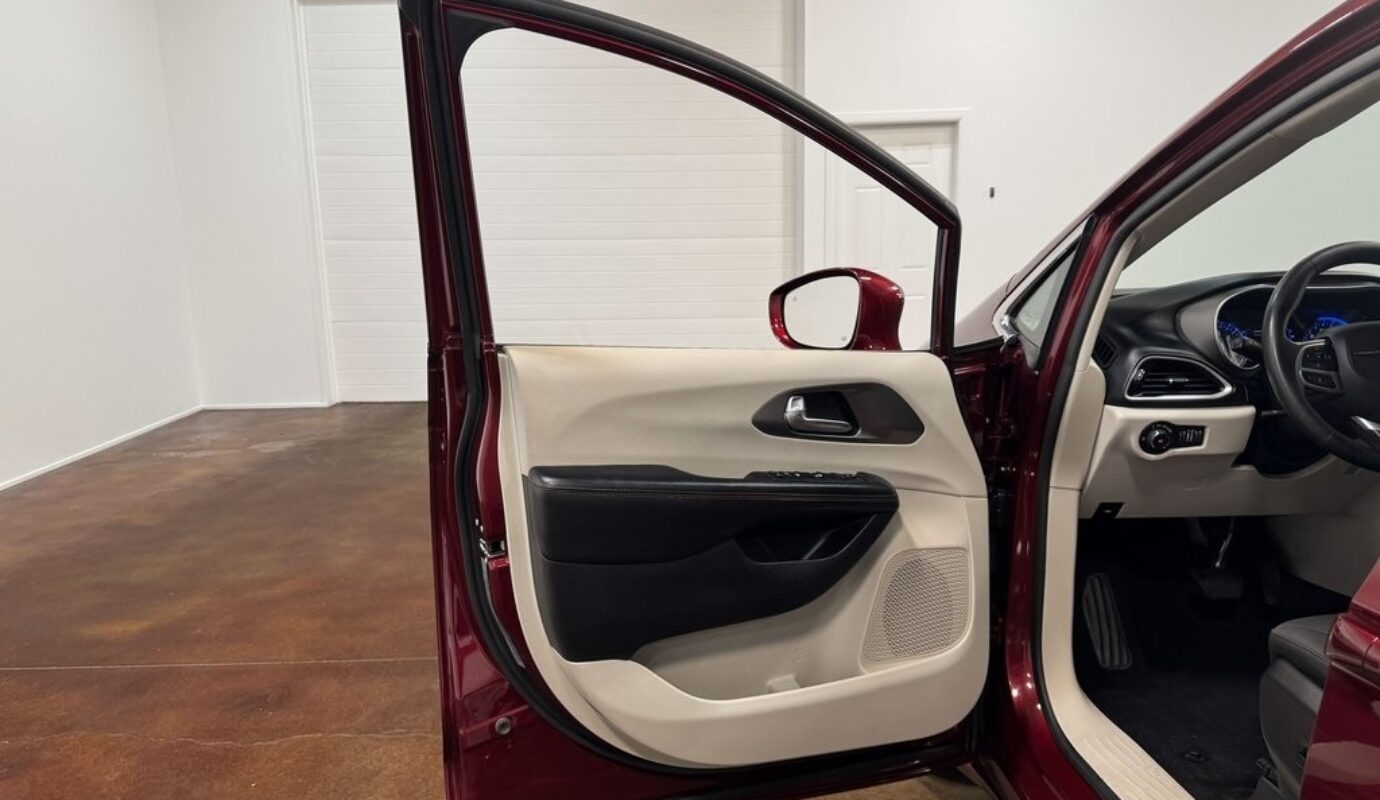 2020 Chrysler Pacifica Touring