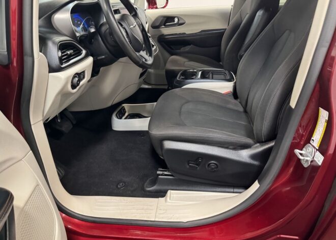 2020 Chrysler Pacifica Touring