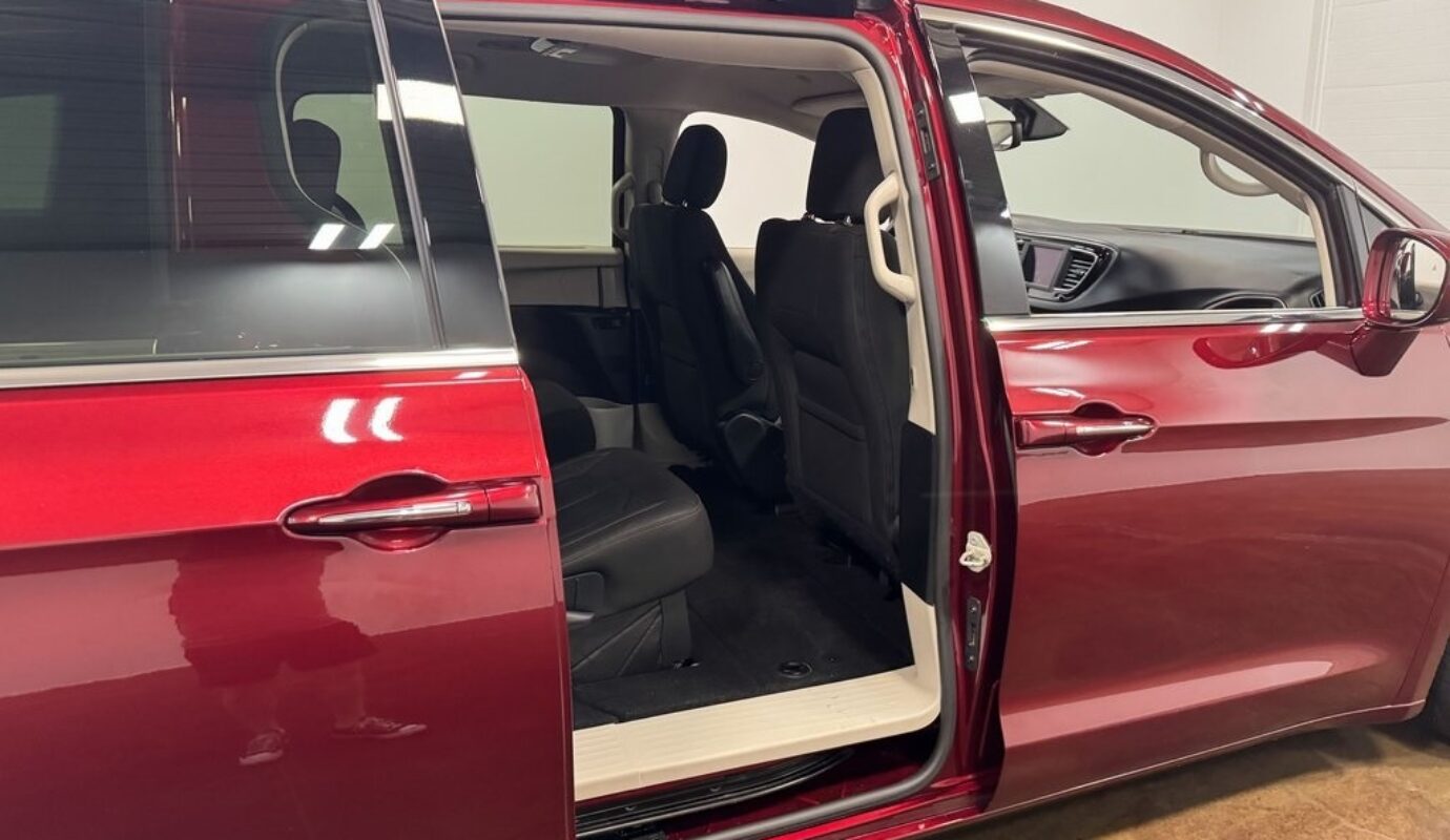 2020 Chrysler Pacifica Touring