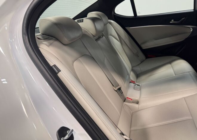 2025 Genesis G70 2.5T