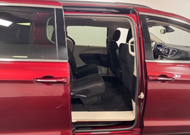 2020 Chrysler Pacifica Touring