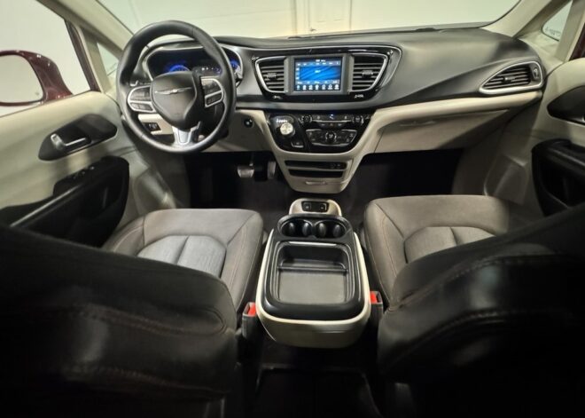 2020 Chrysler Pacifica Touring