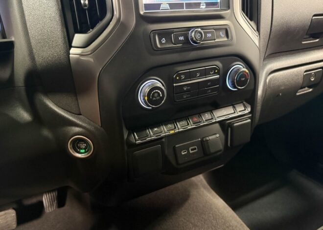 2020 Chevrolet Silverado 1500 Custom Trail Boss