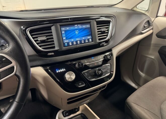 2020 Chrysler Pacifica Touring