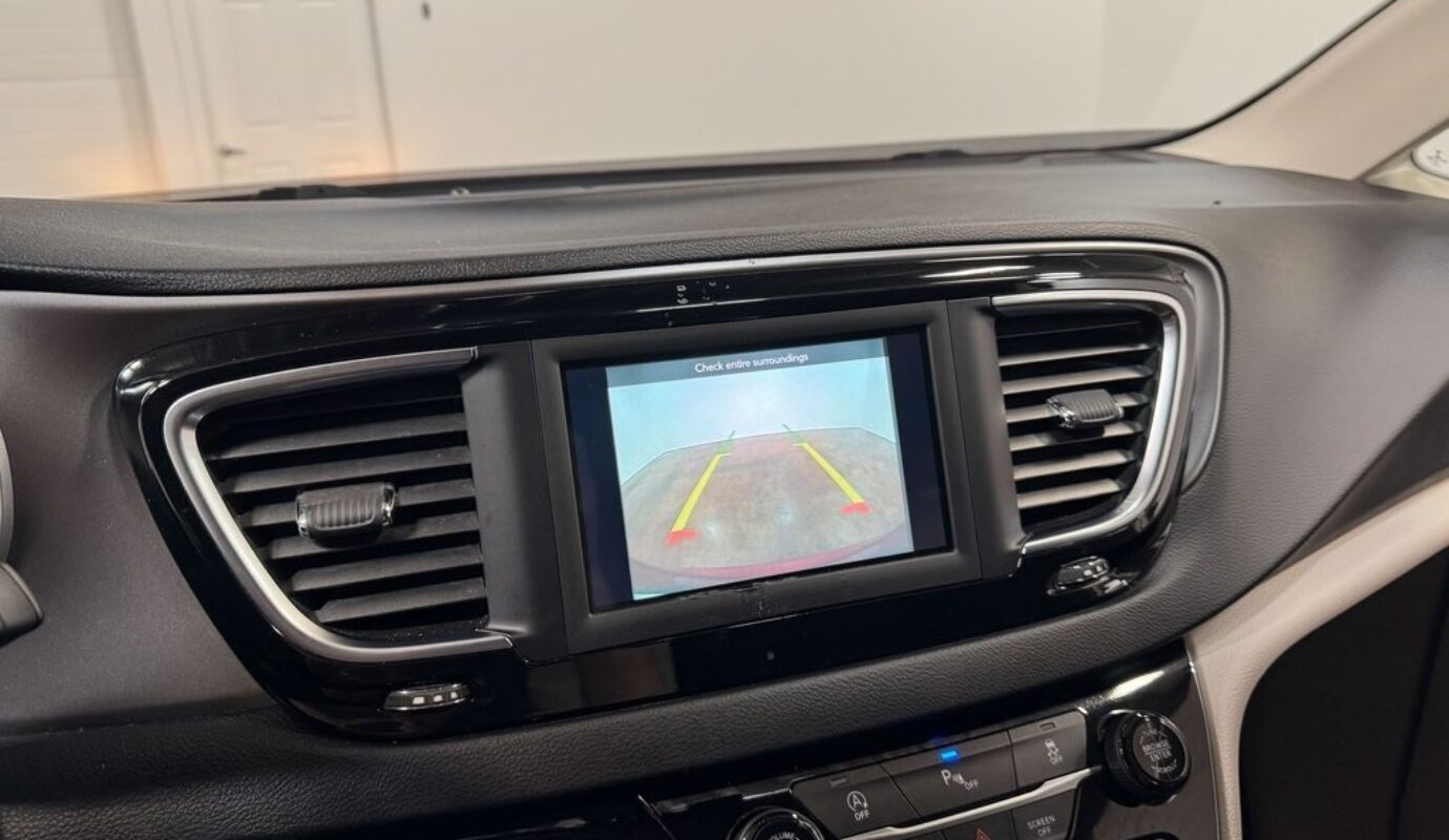 2020 Chrysler Pacifica Touring