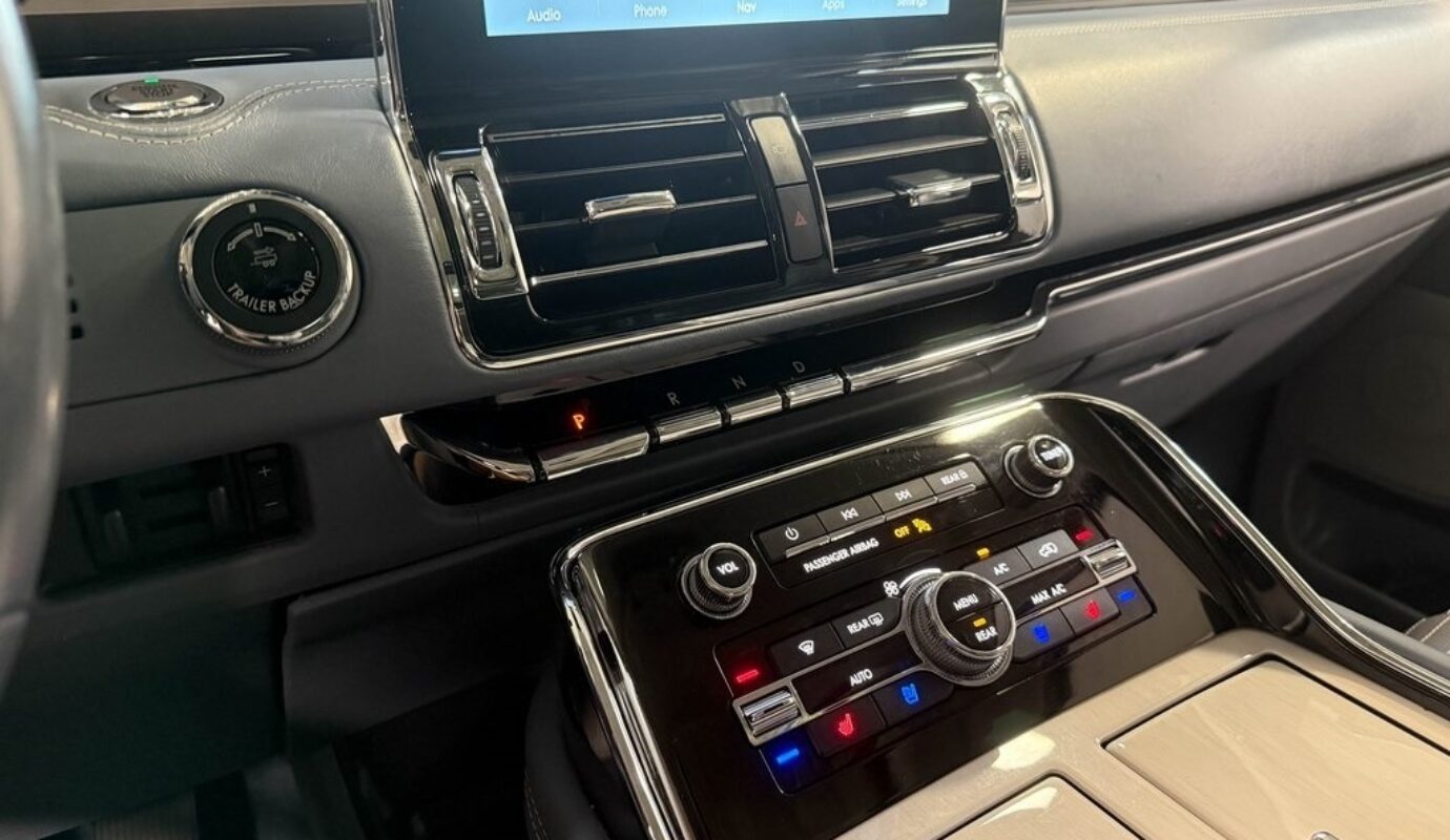 2020 Lincoln Navigator Black Label