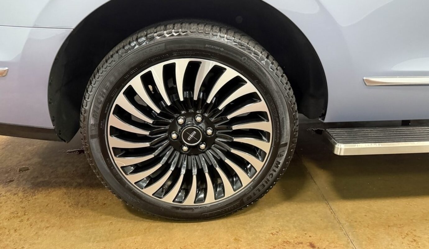 2020 Lincoln Navigator Black Label